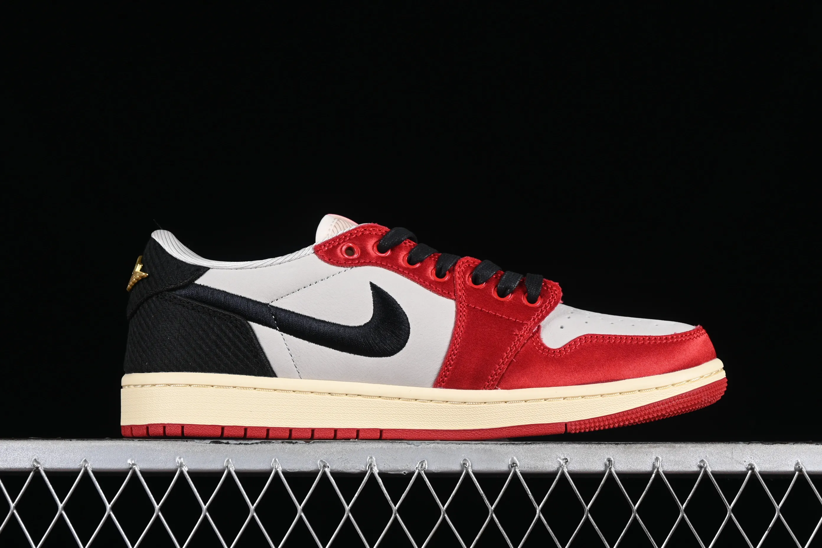 All categories Air Jordan Jordan series basketball shoes Air Jordan 1 Low G version pure original Trophy Room x Jordan 1 Low OG "Away" AJ1 Joe 1 Jordan's son low-top cultural casual sneakers FN0432-100
